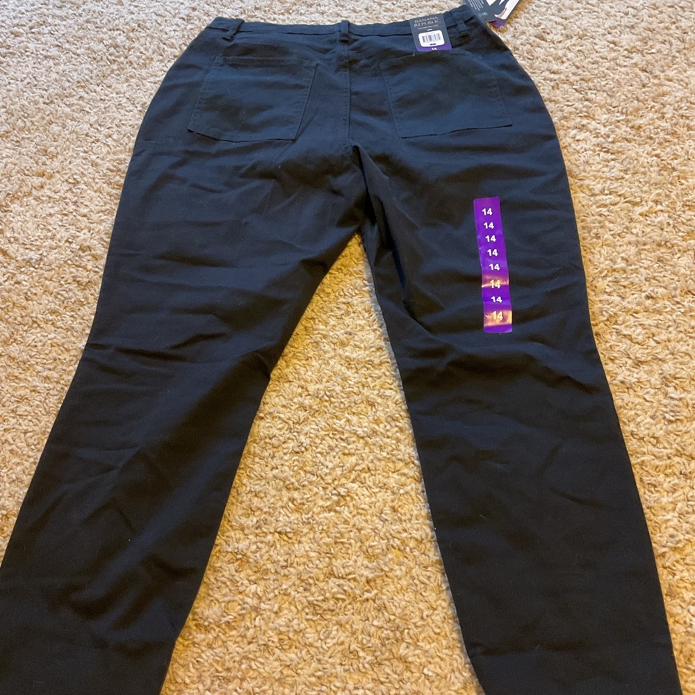 Banana Republic Black Cargo Pants - Picture 2 of 7